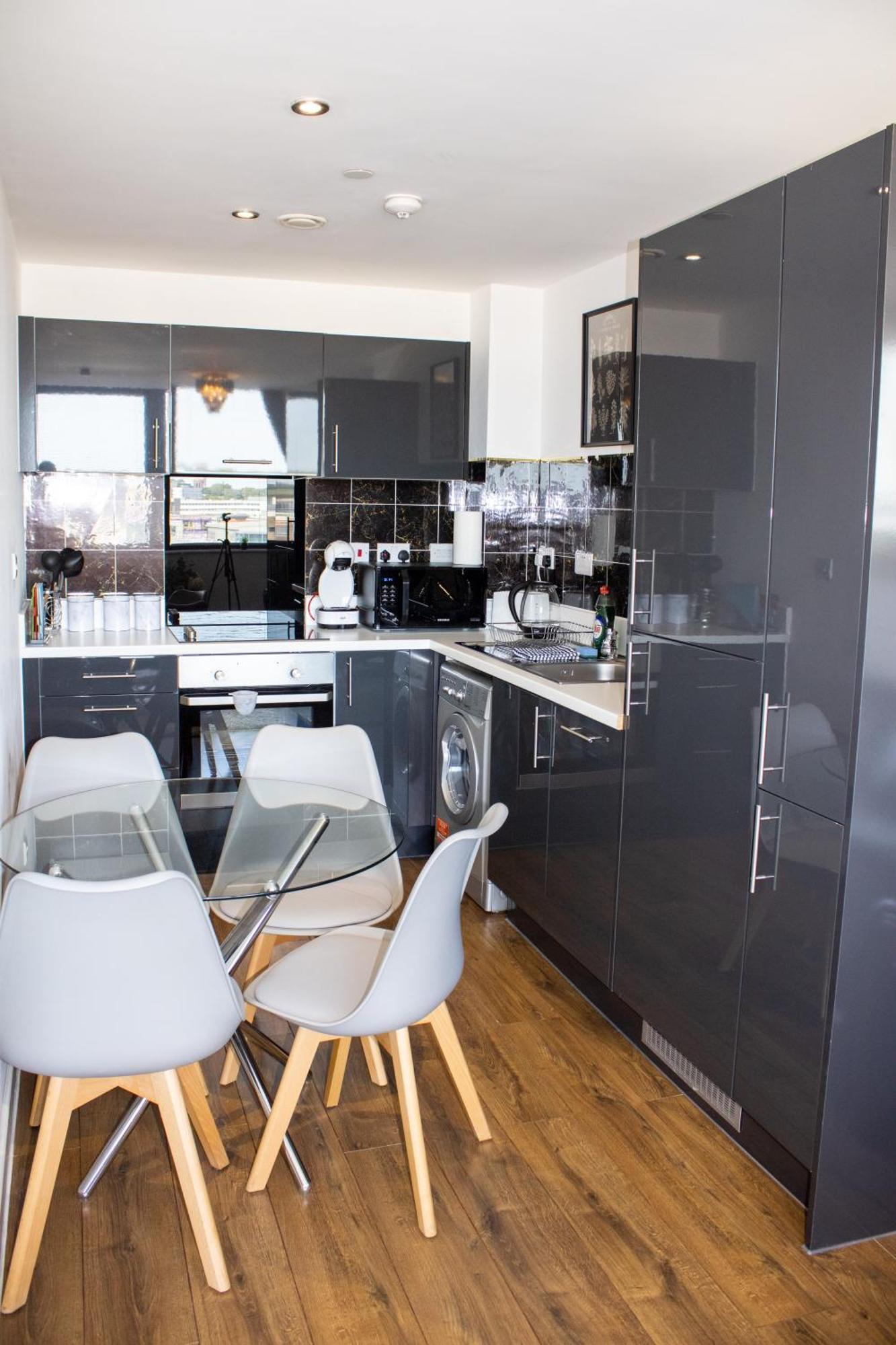 Sidemerseylivings - Central, Bright, And Convenient 2-Bedroom Apartment With Parking Liverpool Exterior photo
