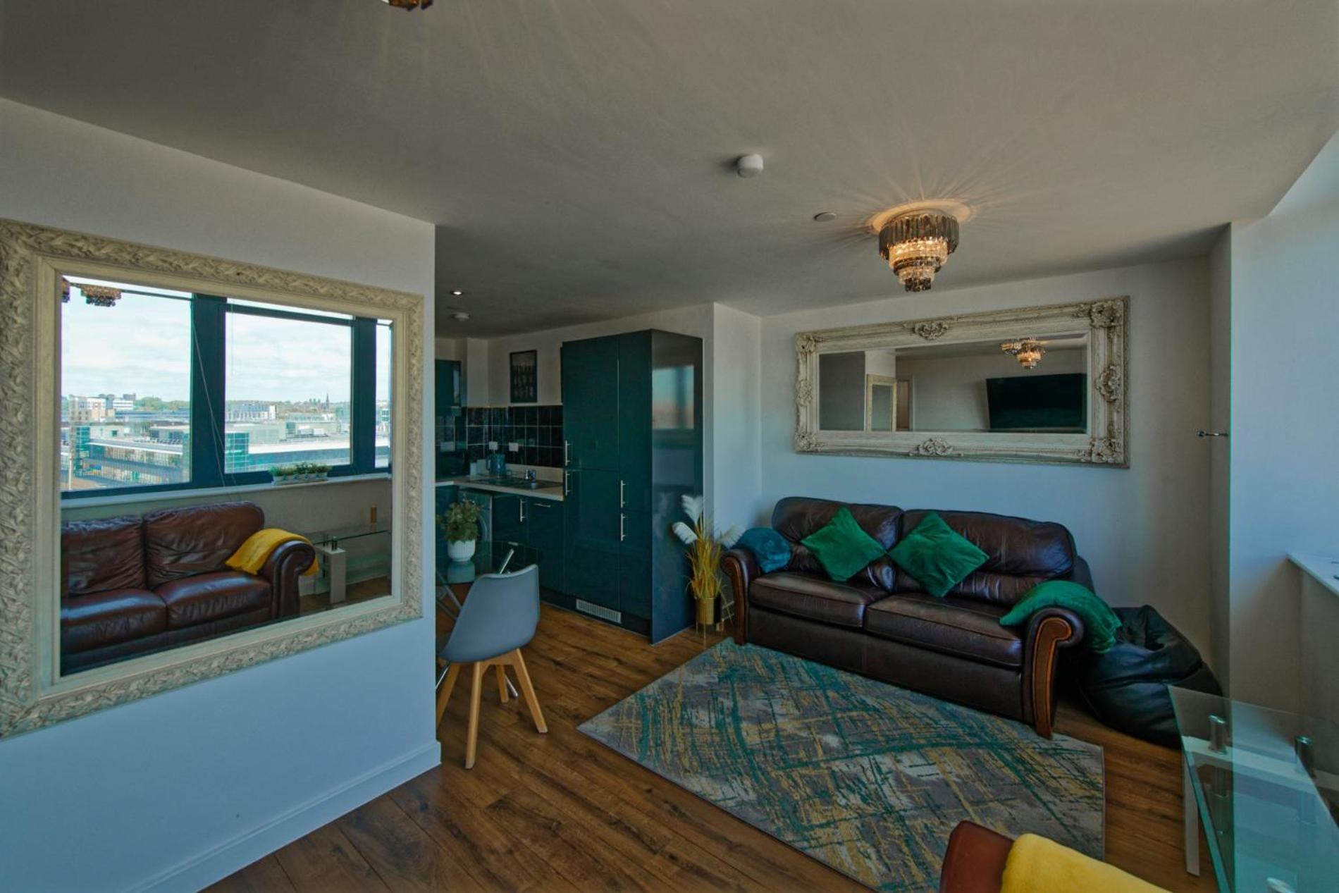 Sidemerseylivings - Central, Bright, And Convenient 2-Bedroom Apartment With Parking Liverpool Exterior photo